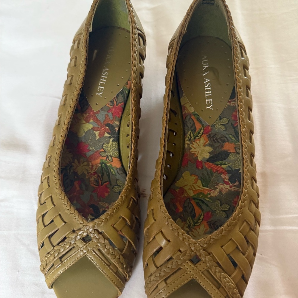 Laura Ashley Olive Woven Flats size 7.5 New